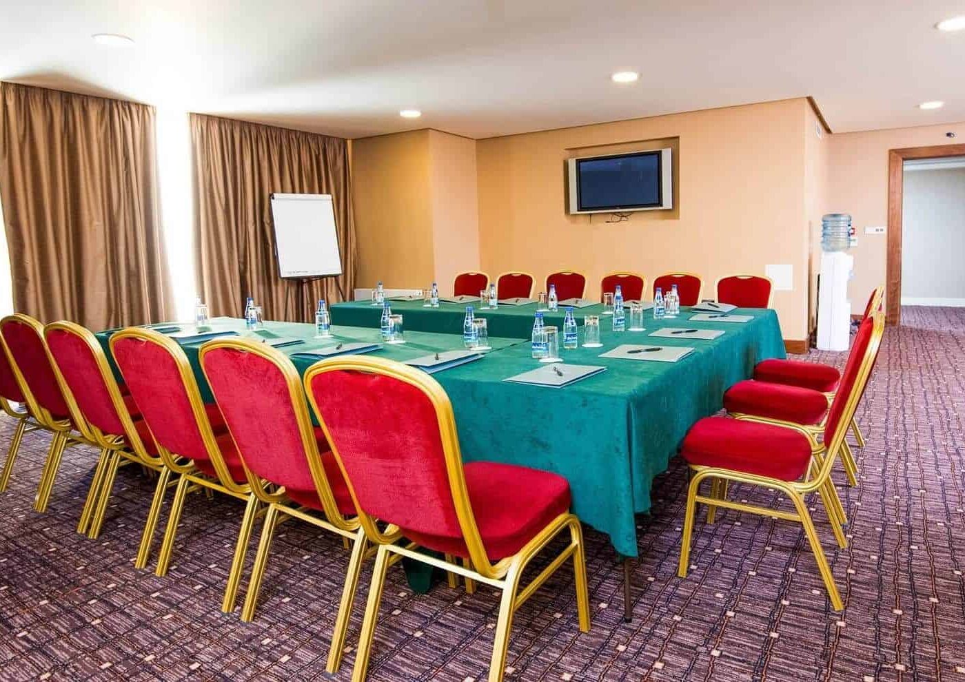 The Courtyard Suite - Conference Room - 001