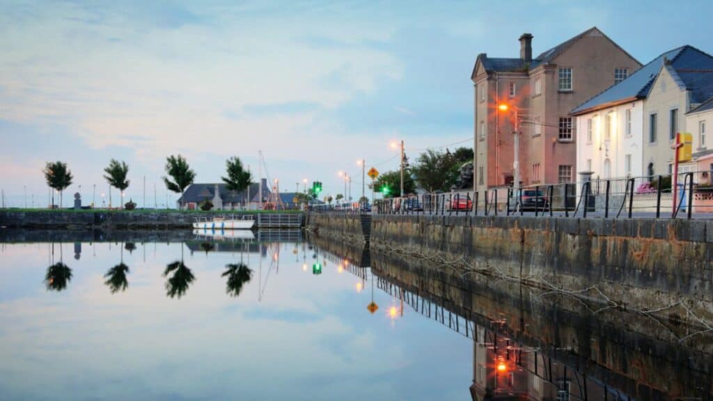 claddagh village in galway
